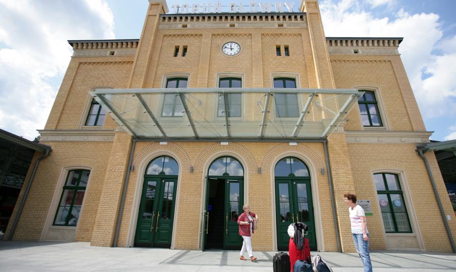 Budynek dworca kolejowego Toruń Główny