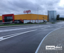 Zdjęcie sklepu firmy Agata S.A. przy ulicy Olsztyńskiej w Toruniu z perspektywy przechodnia