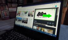 Zdjęcie przedstawia ekran komputera z logotypem Urzędu Pracy 