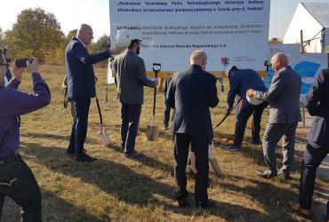 Pierwsza łopata przy Andersa 2