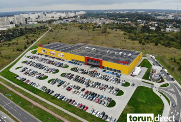 Salon Agata w Toruniu przy ulicy Olsztyńskiej w dniu otwarcia z lotu ptaka