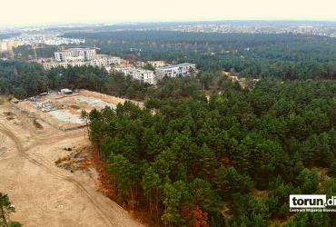 Zdjęcie przedstawia ujęcie z drona terenu przy ul. Keplera i Heweliusza 